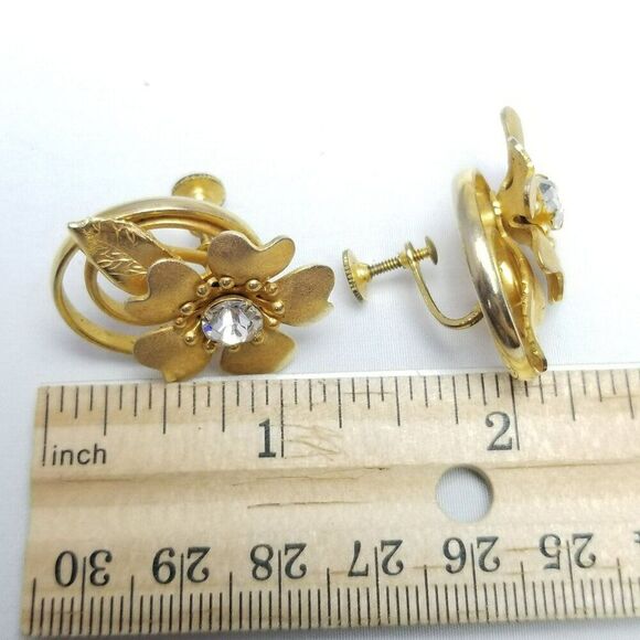 Vintage Flower Rhinestone Center Clip On Screw Back Earrings, Gold Tone Setting - Picture 4 of 6